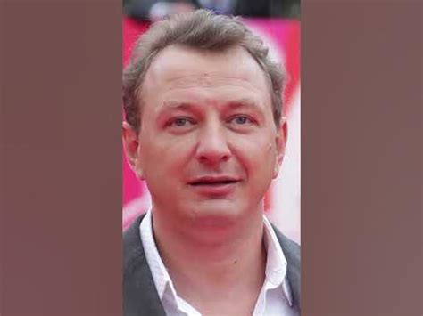 Марат Башаров почти год скрывал роман с молодой актрисой - YouTube