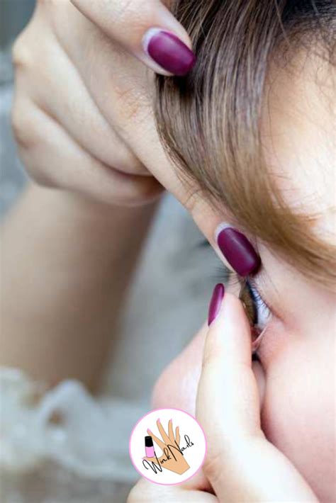 how to get contacts out with long nails