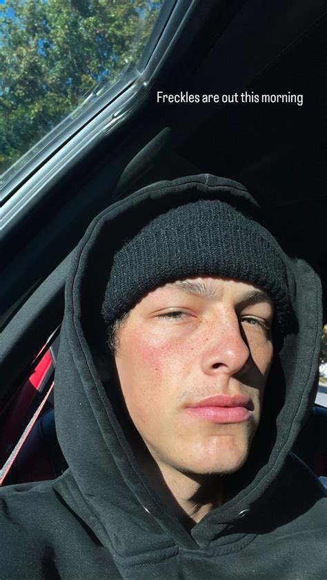 Picture of Tayler Holder in General Pictures - tayler-holder-1666498322