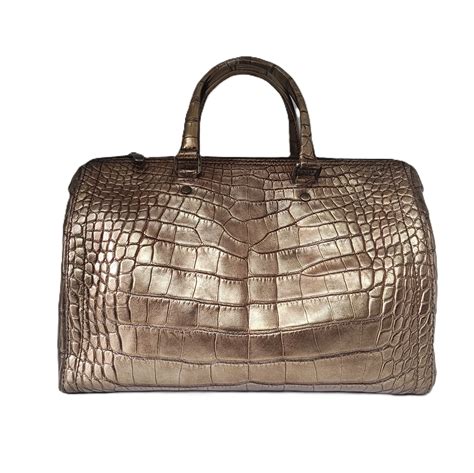 Carolina Herrera muchos productos más en Zafiro Store.