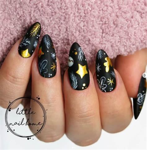 40+ Trendy Black Christmas Nails Design Ideas