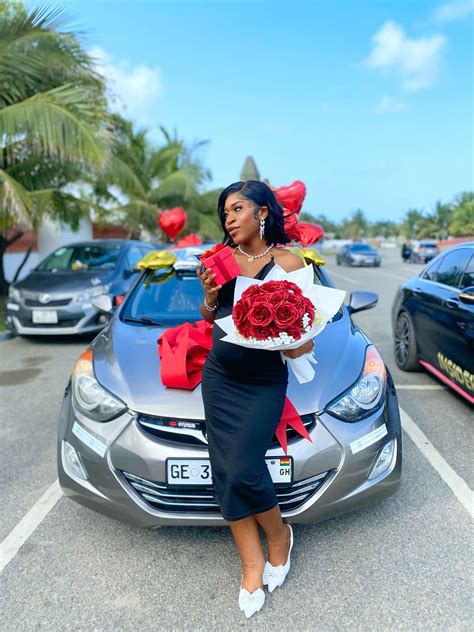 Man Surprises His Two Wives With Their First Cars (Photos) - Toptipz