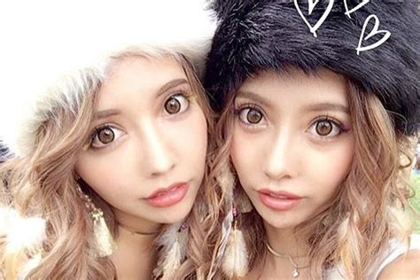 twin models chie  chika yoshikawa post   visit   plastic