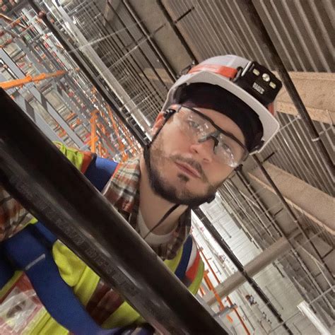 Karly Gibbens - Ok, let’s settle this. Neutral or hot on top? | Facebook