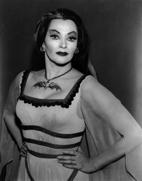 Yvonne de carlo 1964 lily munster – Artofit
