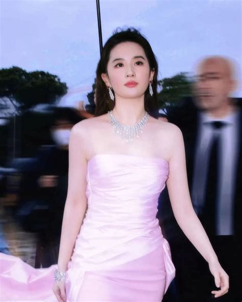 Picture of Yifei Liu