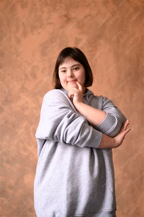 Retrato de jovencita posando | Foto Gratis