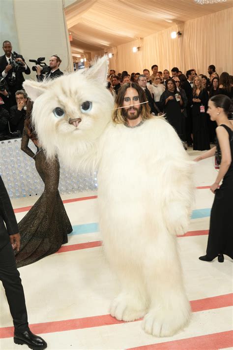 Jared Leto : son hommage à Choupette, le chat de Karl Lagerfeld, au Met ...