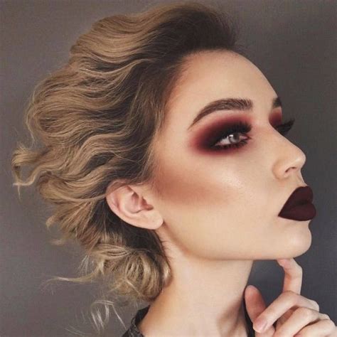 Макияж под бордовое платье | Vampire makeup, Gorgeous makeup, Halloween ...