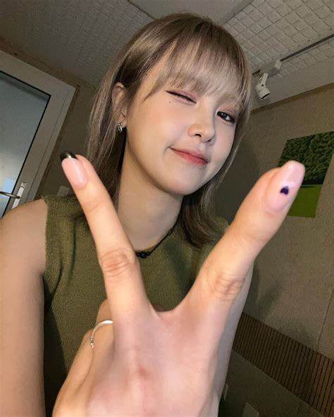 230924 PIXY Instagram Update - Lola | kpopping