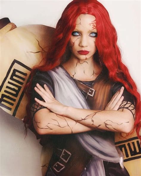 Naruto: Gaara se convierte en waifu con alucinante cosplay body paint ...