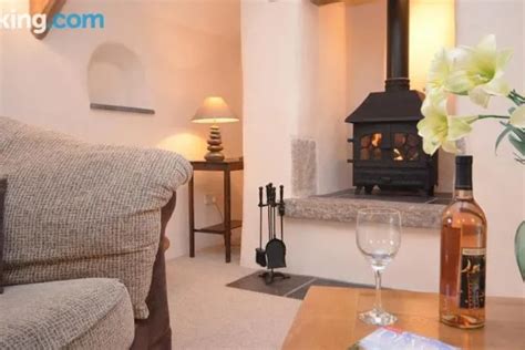 Entire House / Apartment 2 Bedroom Cottage In Tedburn St Mary - Medvi ...