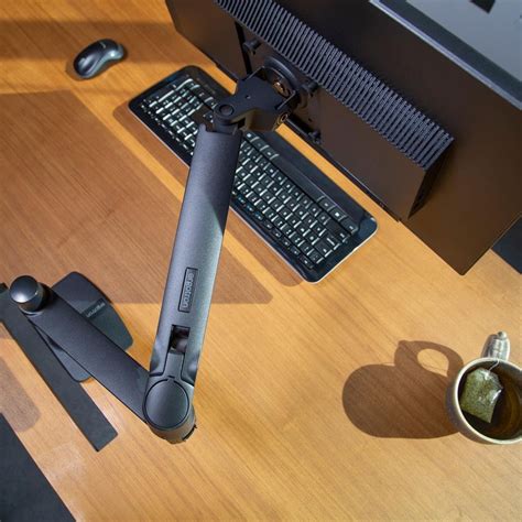Ergotron LX Single Monitor Articulating Desk Mount Arm (FOAM-BLK / CASE-KIT) (45-241-FOAM-BLK-CASE-KIT)