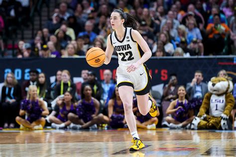 Caitlin Clark on fifth-year decision to stay at Iowa or go to WNBA: ‘I