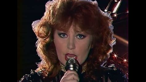 Айсберг - Алла Пугачева Iceberg - Alla Pugacheva - Песня (84) - YouTube