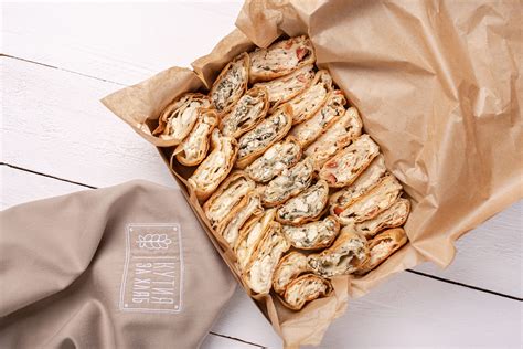 Баница на хапки от Пекарна Кутия за хляб / Breadbox Bakery