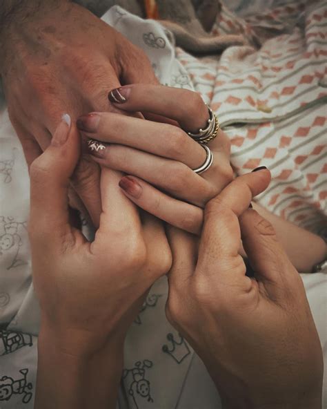 Influencer Elena Huelva dies after bidding fans farewell