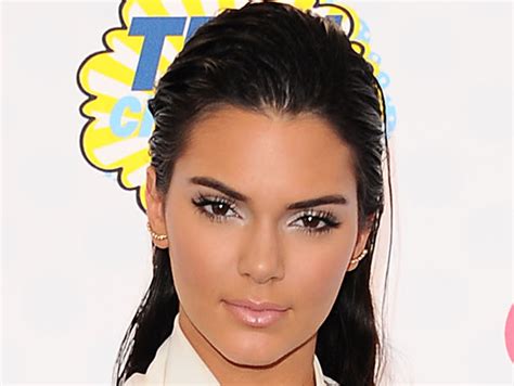 PHOTOS. Kendall Jenner ultra-sexy dans un bikini au large décolleté