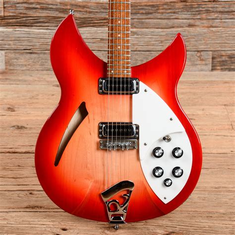 Rickenbacker 330 Fireglo 2017 – Chicago Music Exchange