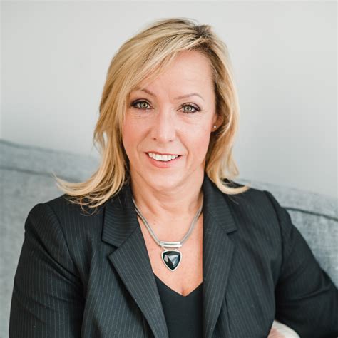 Average Salaries for Real Estate Agents in Winnipeg, Manitoba 4