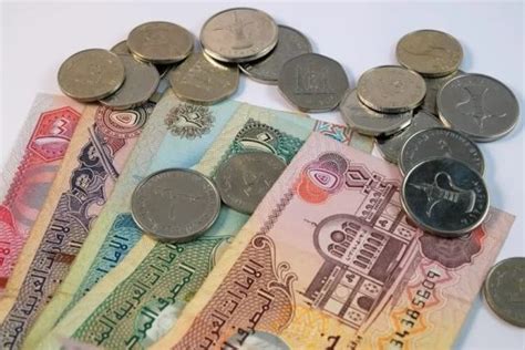 What is Dubai’s Currency? The Truth About Dirhams (AED)