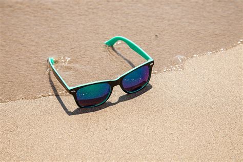 how to clean anti reflective glasses