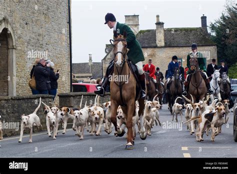 New years day Fox hunt in the cotswold village of Stow on the wold ...