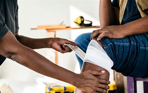 how to care for a skinned knee