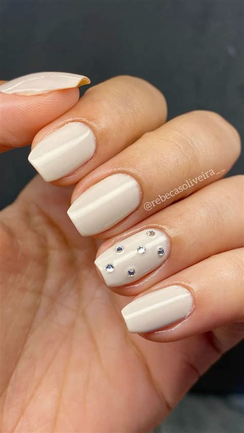 Unhas Decoradas Com Pedrinhas Simples - Unhas com pedrinhas | Pedrinha na unha, Pedrinhas de unha, Unhas com ...