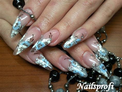Уроки наращивания ногтей - Студия красоты "NailsProfi"