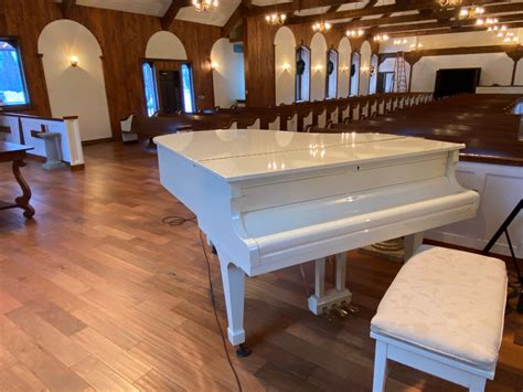 Funeral Services and Memorials at Olinger Woods Chapel 1