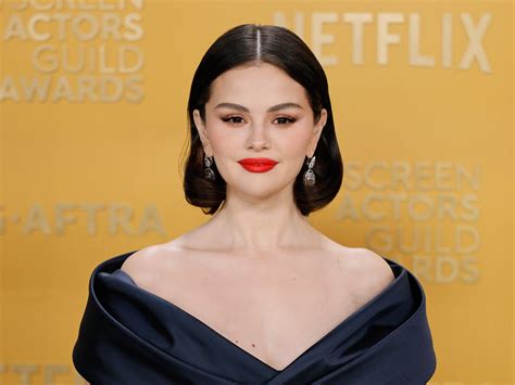 Selena Gomez's [Hypothetical News Event]: Experts React Image 5