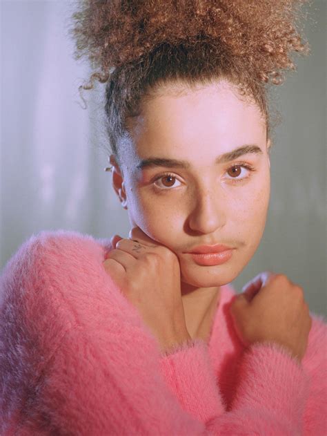 [100+] Mujeres Peludas Wallpapers | Wallpapers.com