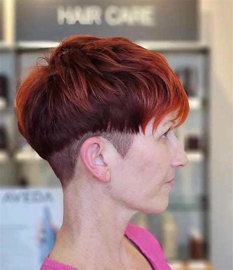 bowl haircut women  modern bowl cut   falls hottest