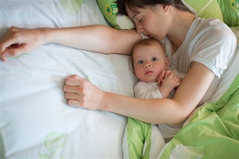 Hal Terberat tentang Menjadi Seorang Ibu - Nasihat dari Medela Moms ...