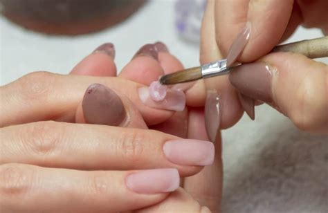 how to fix a cracked acrylic nail