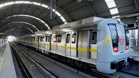 An Introduction to Delhi Metro Train Travel