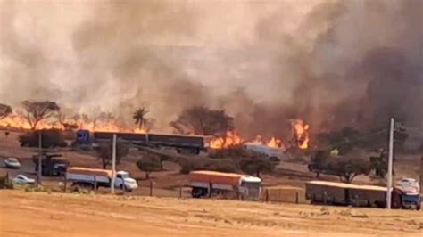 Uberlandia Fogo - Dia de fogo: Uberlândia registra 21 incêndios e fumaça encobre a cidade