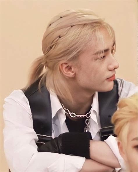 Hyunjin | Hair styles, Blonde hair models, Short ponytail
