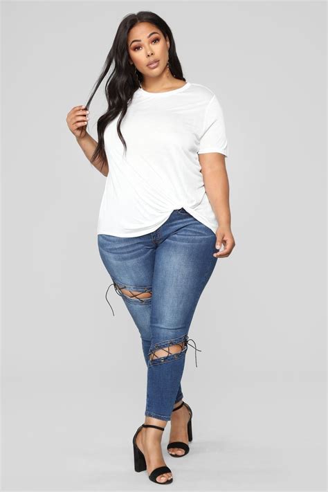 Plus Size Models In Skinny Jeans - PLUS SIZE JEANS