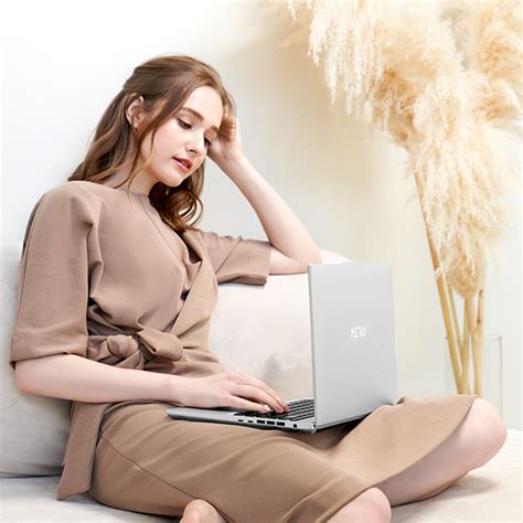 GIGABYTE AERO 17 Laptop｜GIGABYTE