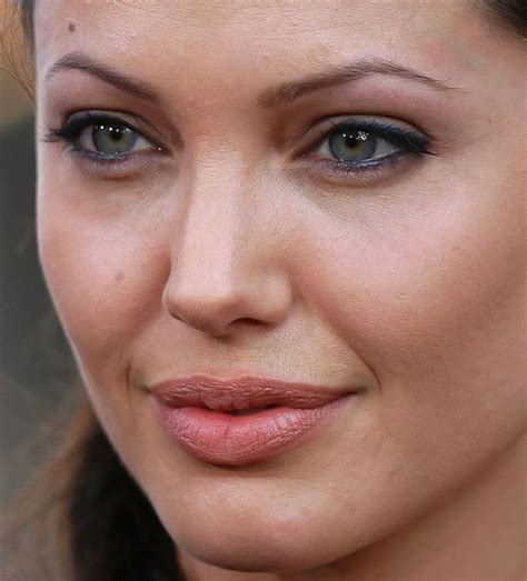Макияж звезды: Анджелина Джоли | Angelina jolie eyes, Angelina jolie ...