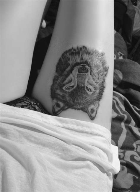 Wolf thigh tattoo | Cool tattoos, Simple wolf tattoo, Wolf tattoo design