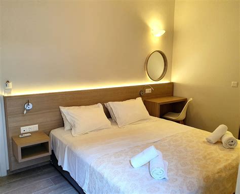economy room caravel apartment hotel