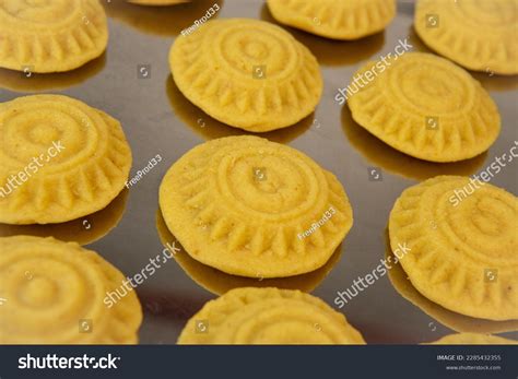 Traditional Eid Maamoul Mamoul Cookies Dates Stock Photo 2285432355 ...