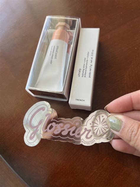 got my first affiliate gift (cloud paint and ultra lip of my choice