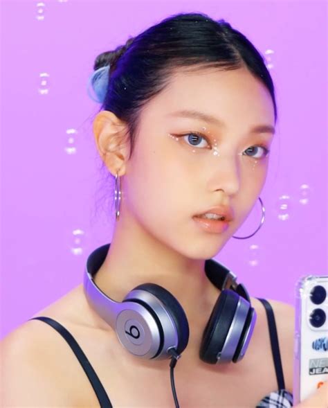 newjeans haerin | Oneplus wallpapers, Outfit of the day, Pretty