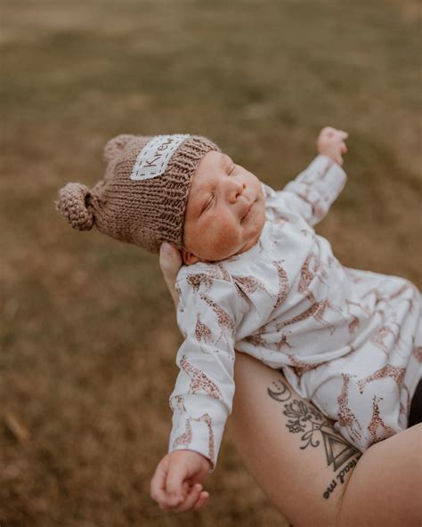 Kylie Powers | I can’t get over how adorable these newborn/ family