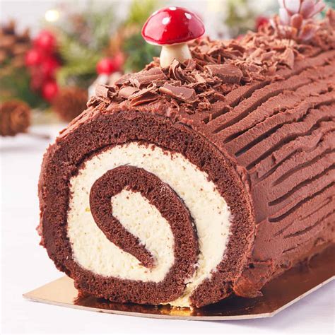 Best Yule Log Recipe How To Make A Chocolate Yule Log Cake | atelier ...