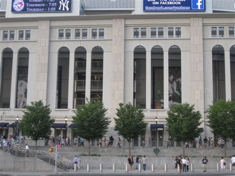yankee stadium guide itinerant fan